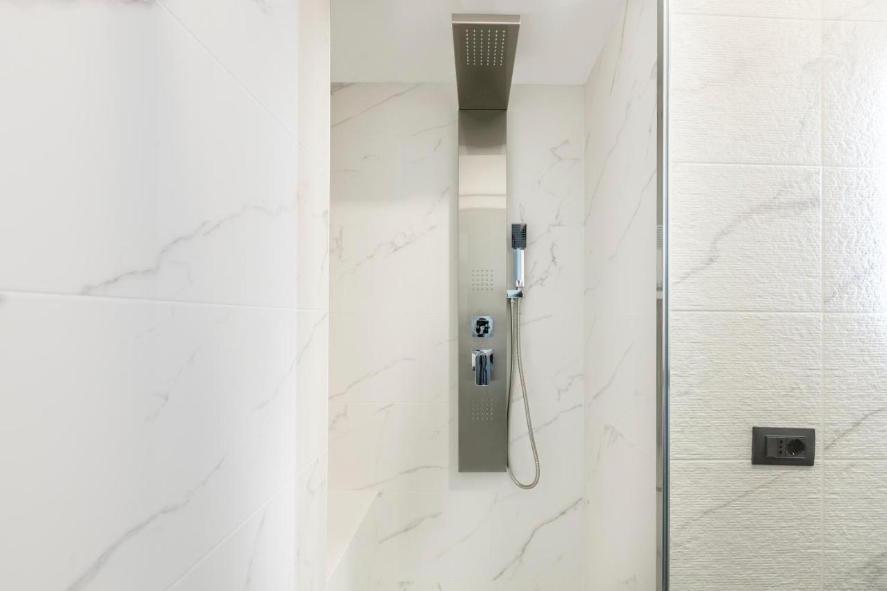 Residenza Sacconi By Hili Hotel Rome Bagian luar foto