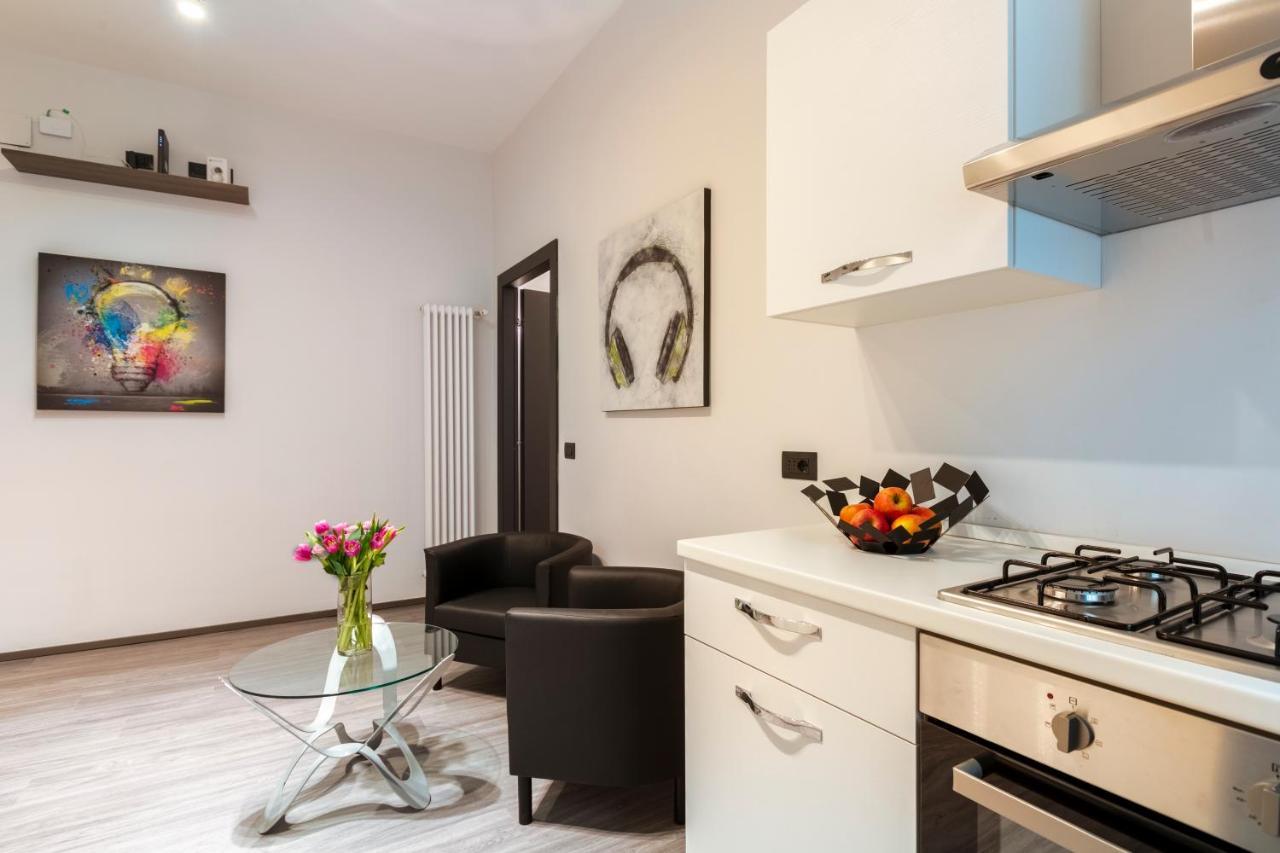 Residenza Sacconi By Hili Hotel Rome Bagian luar foto