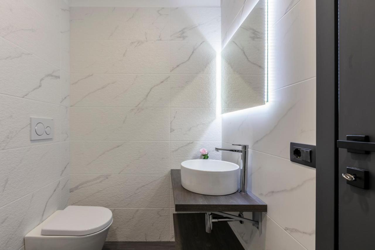 Residenza Sacconi By Hili Hotel Rome Bagian luar foto